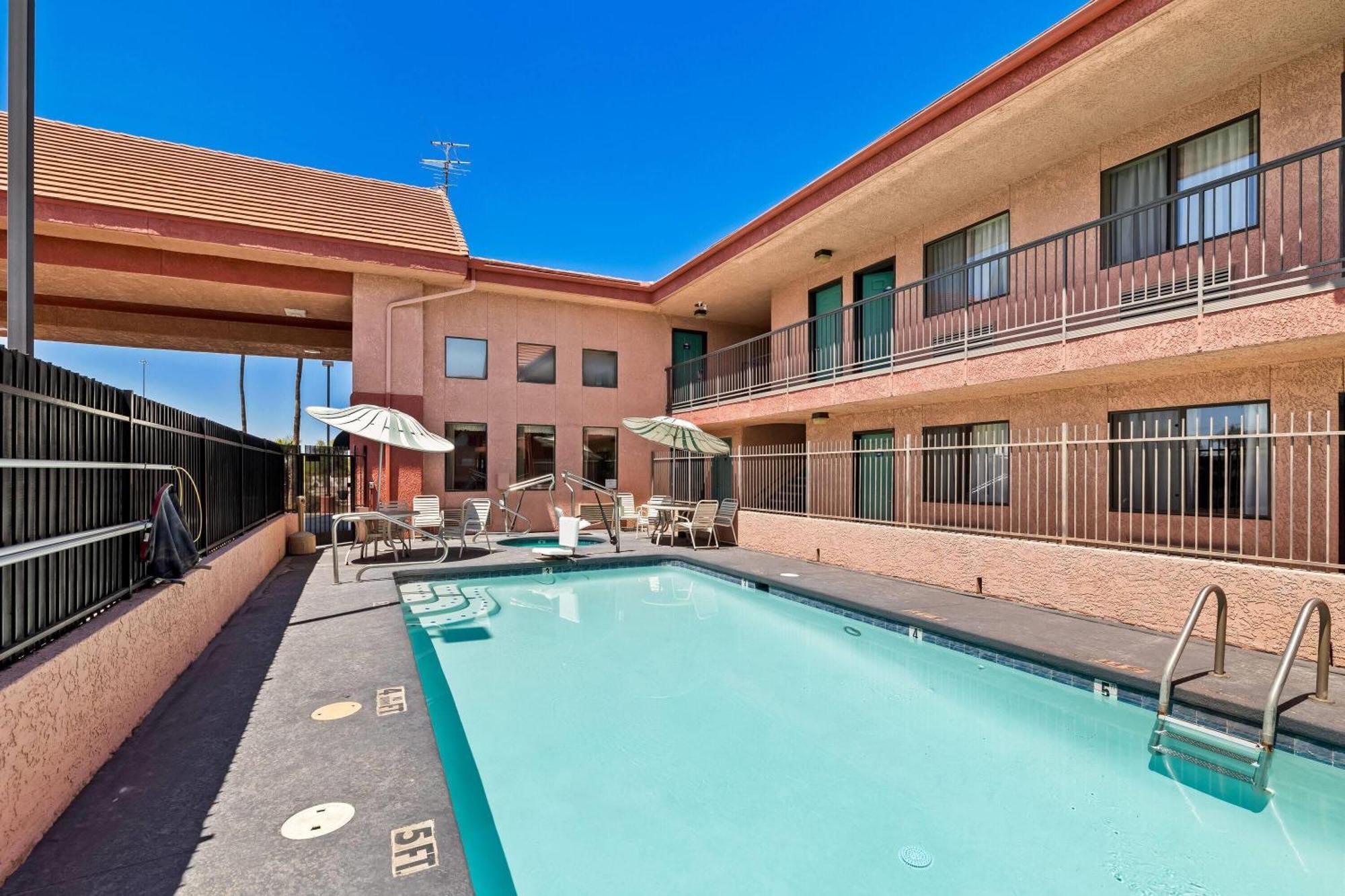 Days Inn By Wyndham Tucson Airport Exteriör bild