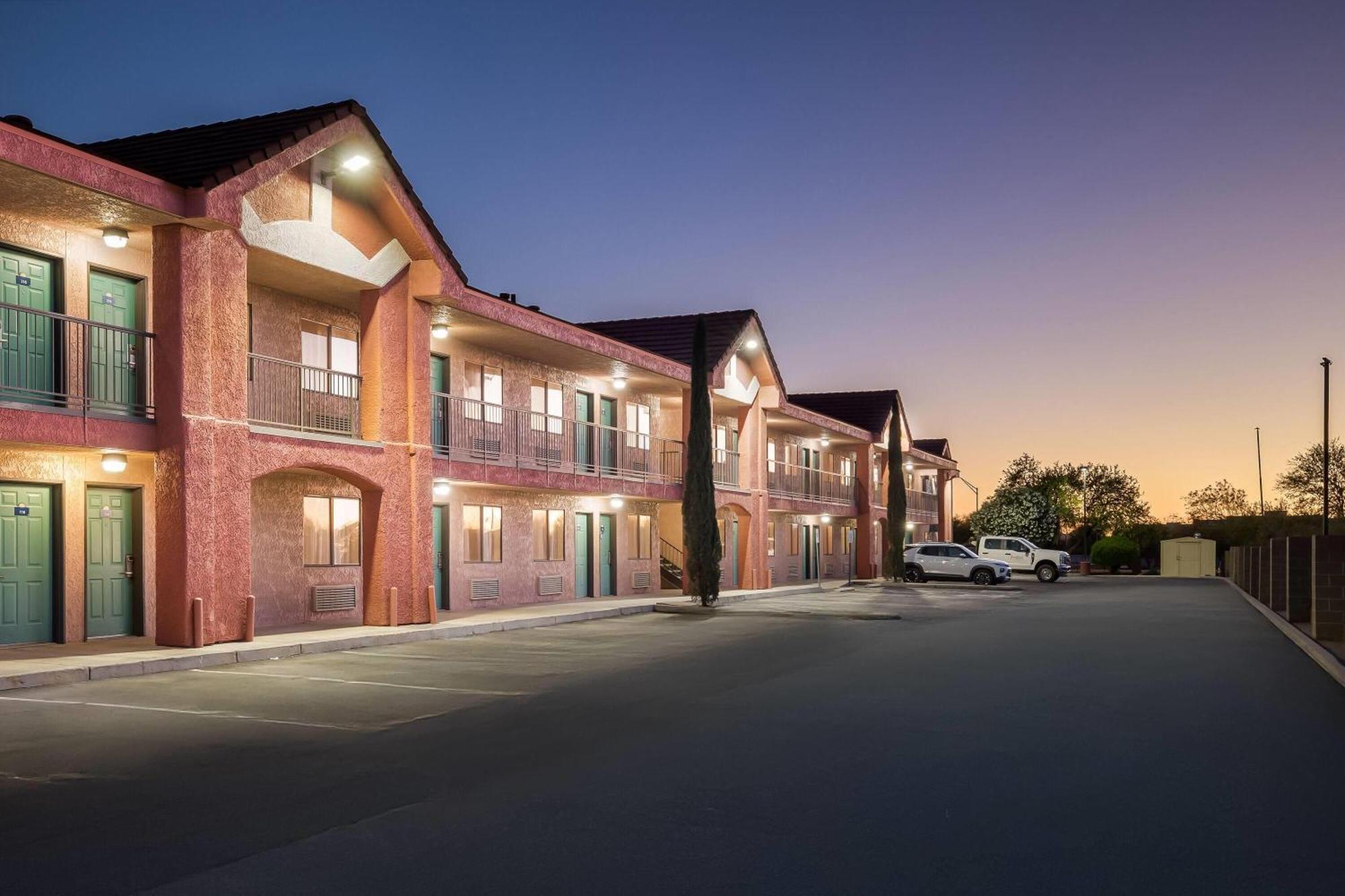 Days Inn By Wyndham Tucson Airport Exteriör bild